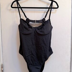 Victoria’s Secret Swimsuit Size:XL